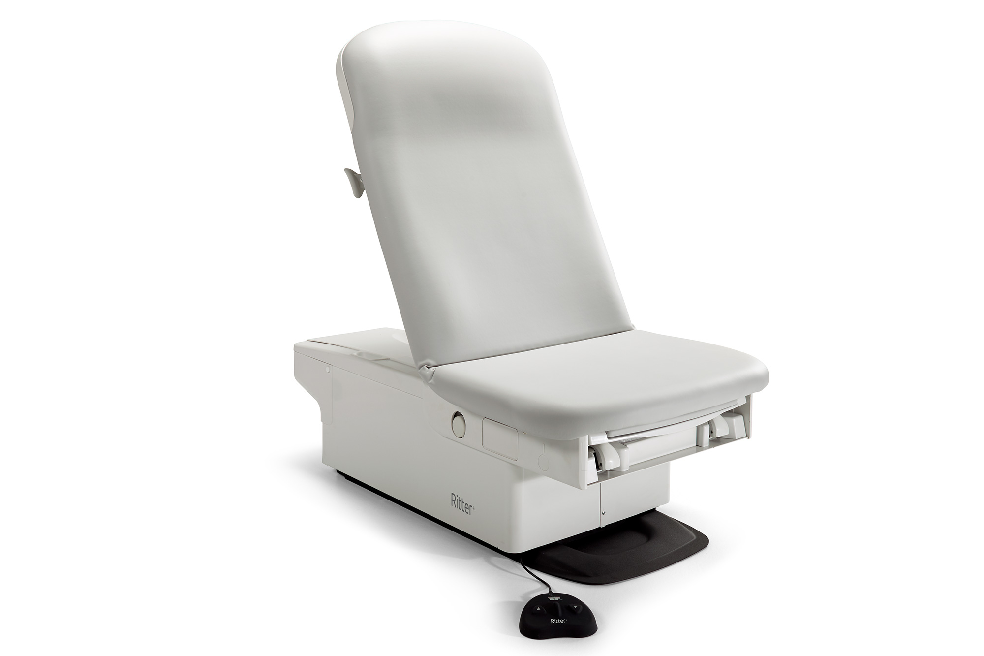 How does the gasspring assisted back section function in the Midmark 224 chair?