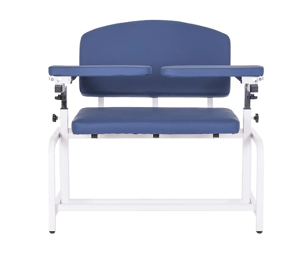 What role do the flip arms on the TaliMed tm2000b Phlebotomy Chair serve?